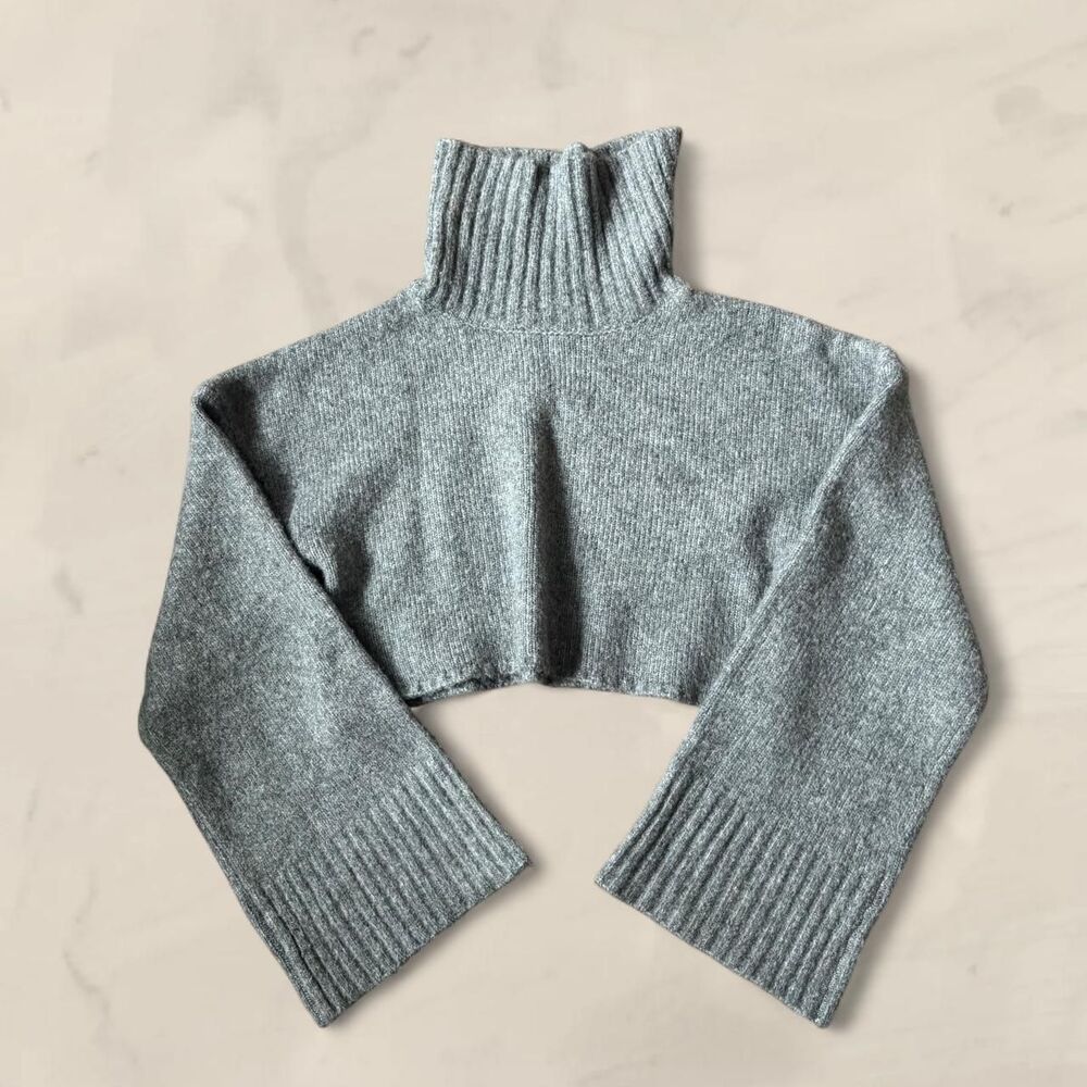 Etiquette gray cropped turtleneck sweater wide sleeve size S